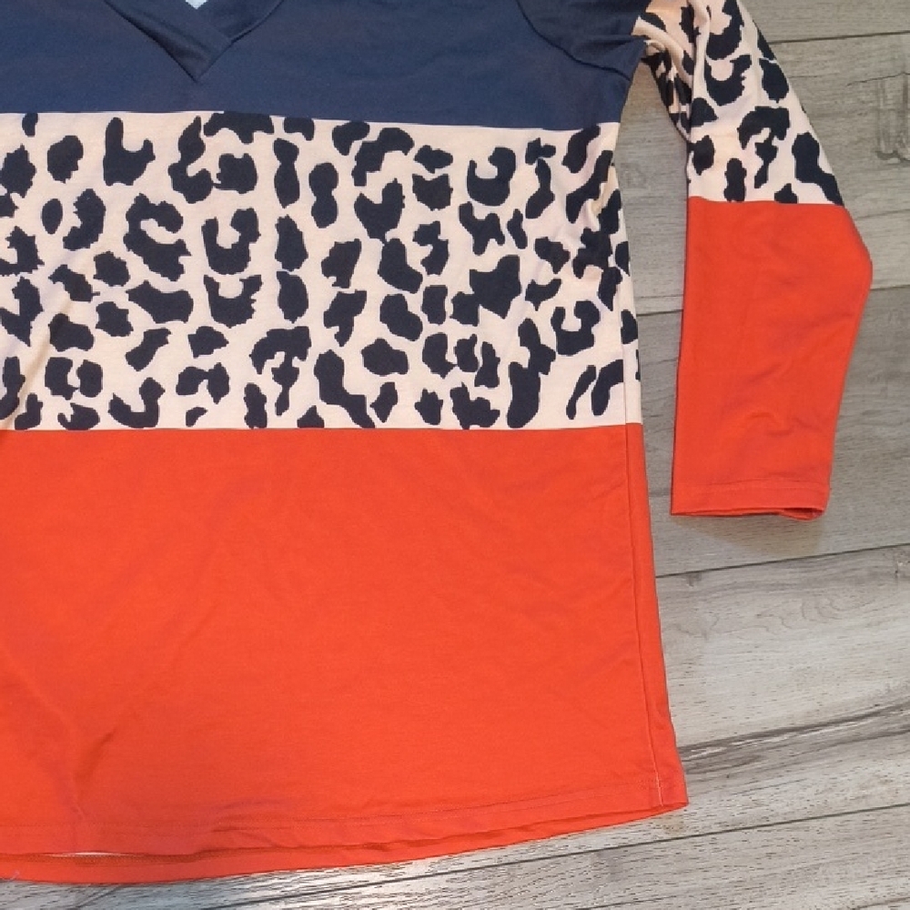 Color Block Leopard Print Top - Picture 3 of 5